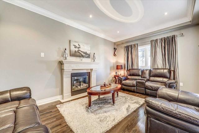 1310 Harlstone Cres, House detached with 4 bedrooms, 5 bathrooms and 4 parking in Oshawa ON | Image 4