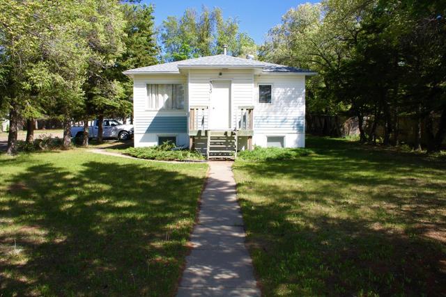 313 Centre Street, House detached with 5 bedrooms, 2 bathrooms and 5 parking in Neilburg SK | Image 19