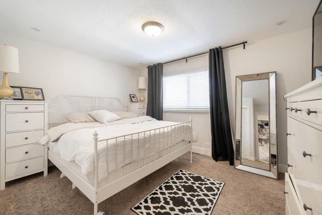 704 Imperial Way Sw, House detached with 4 bedrooms, 3 bathrooms and 4 parking in Calgary AB | Image 18