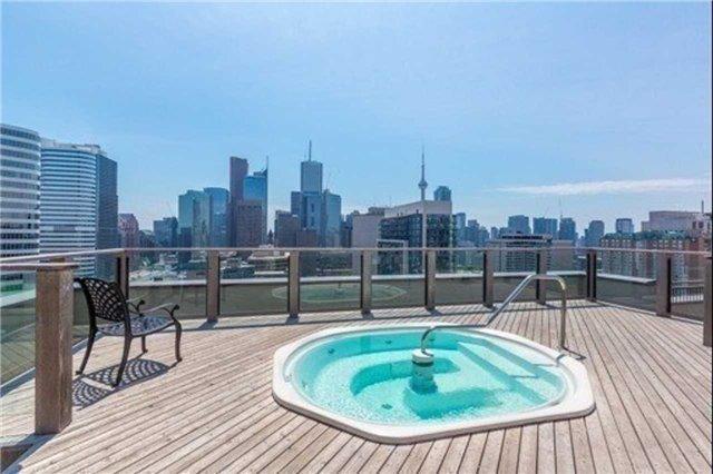 404 - 633 Bay St, Condo with 1 bedrooms, 1 bathrooms and 1 parking in Toronto ON | Image 11