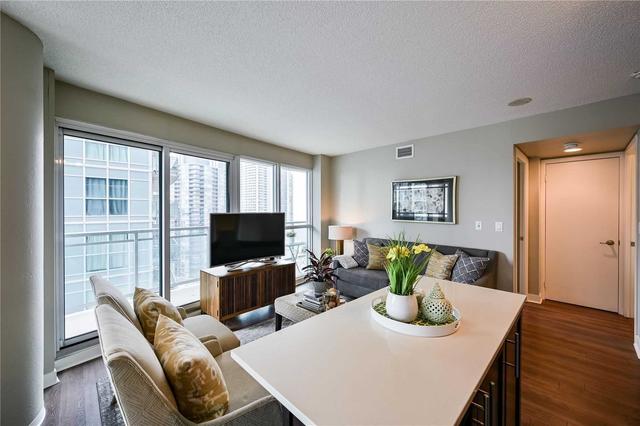 1813 - 155 Legion Rd N, Condo with 2 bedrooms, 2 bathrooms and 1 parking in Toronto ON | Image 30
