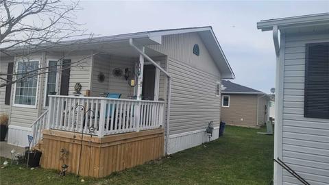 315 - 5700 Blackwell Side Rd, House detached with 2 bedrooms, 1 bathrooms and 2 parking in Sarnia ON | Card Image