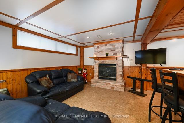 79 Chandler Dr, House detached with 3 bedrooms, 2 bathrooms and 3 parking in Toronto ON | Image 18