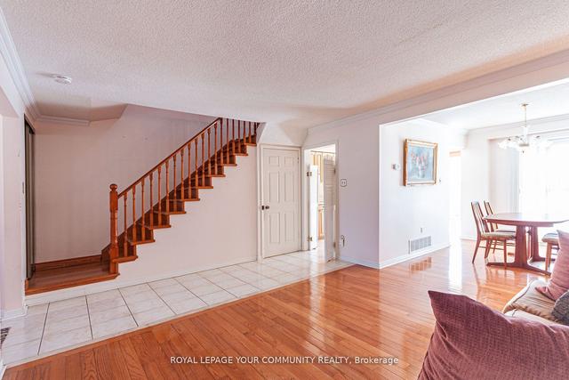 26 Barrington Cres, House detached with 3 bedrooms, 2 bathrooms and 3 parking in Markham ON | Image 5