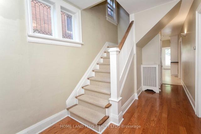 60 Melrose Ave, House detached with 4 bedrooms, 2 bathrooms and 1 parking in Toronto ON | Image 12