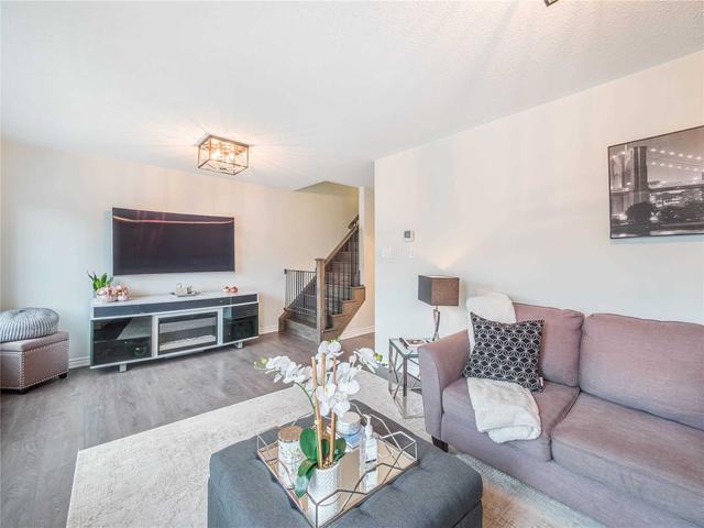 28 Metro Cres, House attached with 3 bedrooms, 3 bathrooms and 4 parking in Brampton ON | Image 13