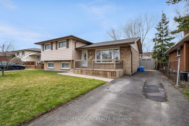 212 Hildred St, House detached with 3 bedrooms, 2 bathrooms and 3 parking in Welland ON | Image 1