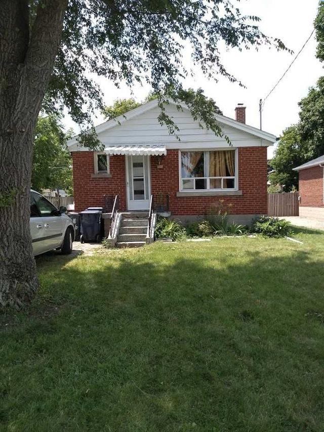 26 Falmouth Ave, House detached with 2 bedrooms, 3 bathrooms and 3 parking in Toronto ON | Image 12