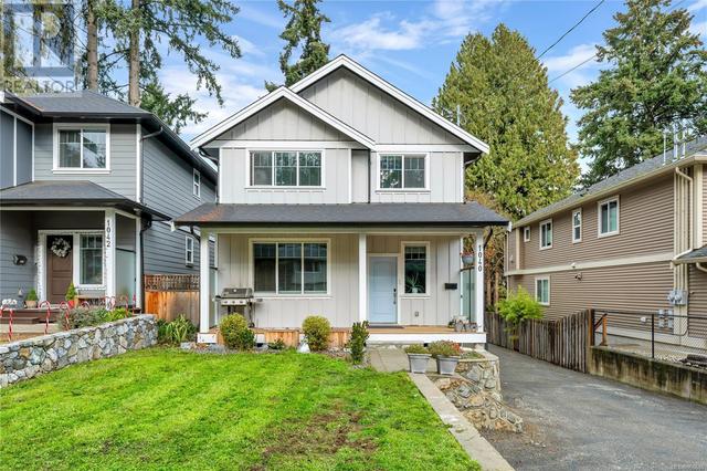 1040 Jenkins Ave, House detached with 4 bedrooms, 4 bathrooms and 4 parking in Langford BC | Image 1