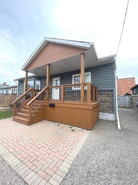 1054 Roosevelt Rd, House detached with 3 bedrooms, 2 bathrooms and 3 parking in Mississauga ON | Image 15