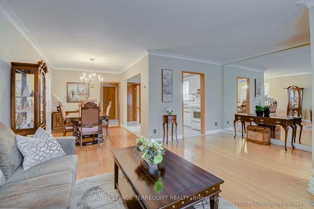 146 Earlscourt Ave, House detached with 2 bedrooms, 2 bathrooms and 2 parking in Toronto ON | Image 21
