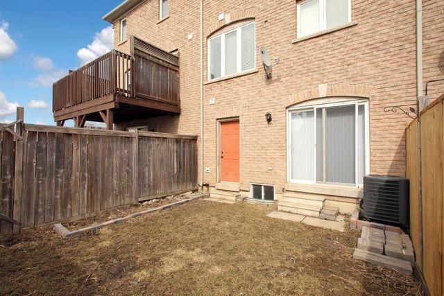 52 Oban Rd, House attached with 3 bedrooms, 3 bathrooms and 2 parking in Brampton ON | Image 16