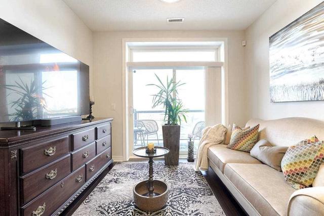 201 - 39 New Delhi Dr, Condo with 2 bedrooms, 2 bathrooms and 1 parking in Markham ON | Image 8