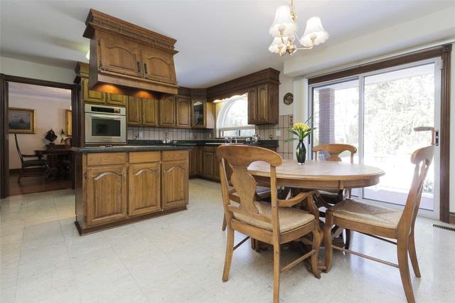 164 Wedgewood Dr, House detached with 4 bedrooms, 4 bathrooms and 6 parking in Toronto ON | Image 7