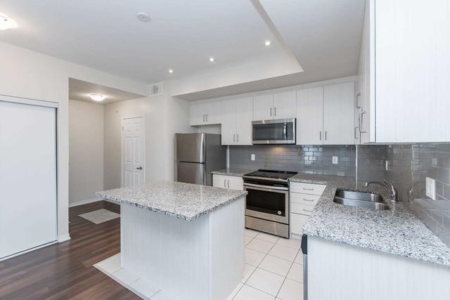 246 - 19 Applewood Lane, Townhouse with 3 bedrooms, 3 bathrooms and 1 parking in Toronto ON | Image 2