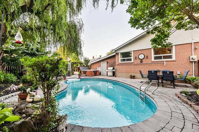 45 Thorncroft Cres, House semidetached with 3 bedrooms, 2 bathrooms and 5 parking in Ajax ON | Image 22