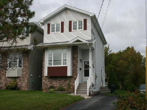 16 Governors Lake Dr, Out Of Area, NS, B3T1N1 | Card Image