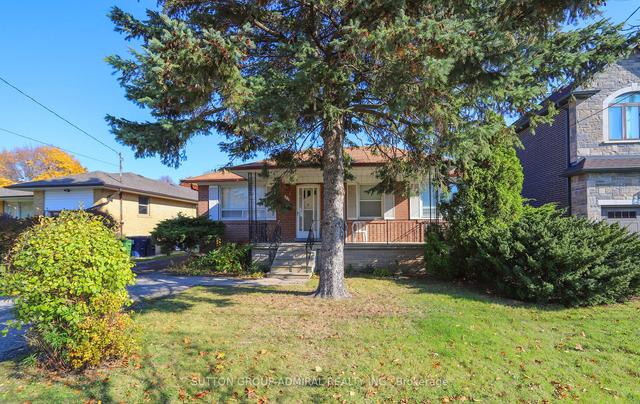 23 Marwill St, House detached with 3 bedrooms, 2 bathrooms and 4 parking in Toronto ON | Image 3