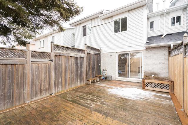 47 William Curtis Circ, Townhouse with 3 bedrooms, 2 bathrooms and 2 parking in Newmarket ON | Image 16