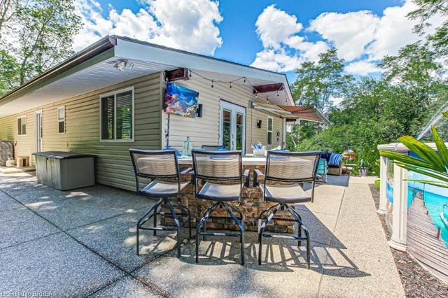 16 Robinson Road, House detached with 4 bedrooms, 1 bathrooms and 9 parking in Brant ON | Image 32