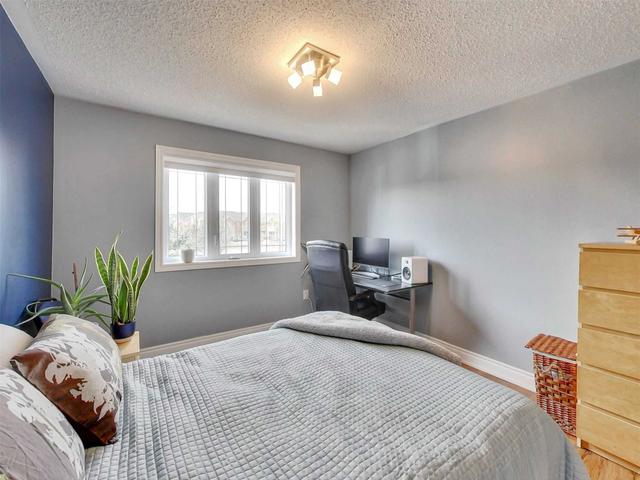 5352 Bushelgrove Circ, House attached with 3 bedrooms, 3 bathrooms and 3.5 parking in Mississauga ON | Image 16