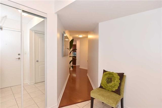 1001 - 8 Rean Dr, Condo with 2 bedrooms, 2 bathrooms and 1 parking in Toronto ON | Image 3