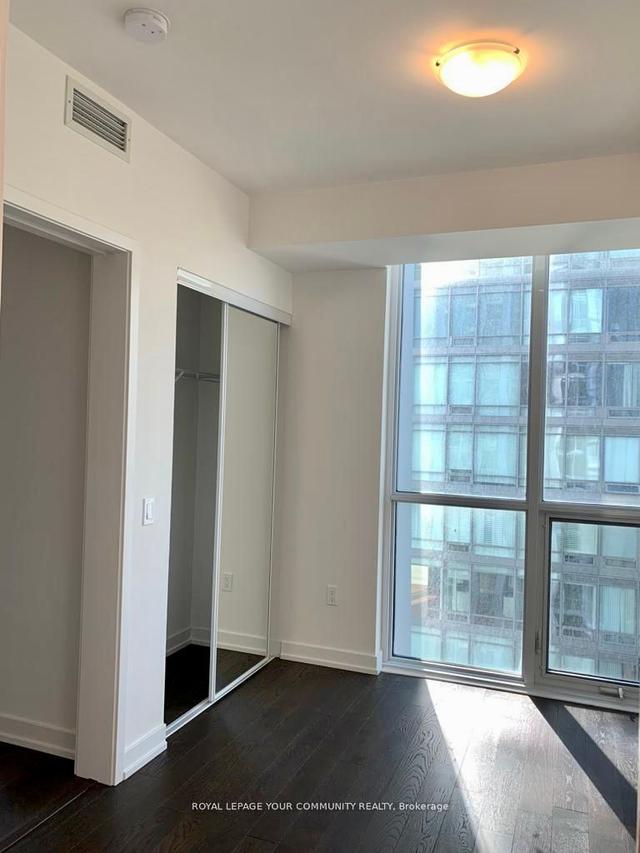 2407 - 1 Yorkville Ave, Condo with 1 bedrooms, 1 bathrooms and 0 parking in Toronto ON | Image 7