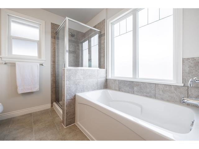 6652 193a Street, House detached with 4 bedrooms, 4 bathrooms and 3 parking in Surrey BC | Image 24