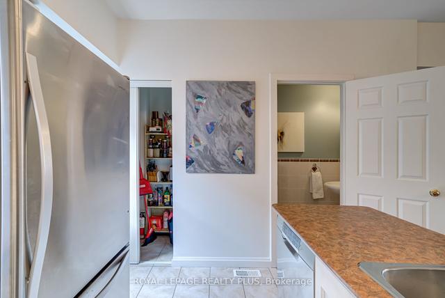 25 Pear Tree Mews, House attached with 3 bedrooms, 3 bathrooms and 1 parking in Toronto ON | Image 15
