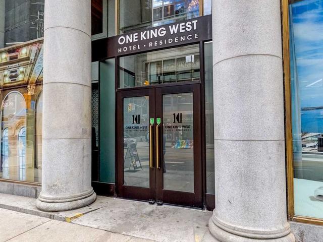 1415 - 1 King St W, Condo with 0 bedrooms, 1 bathrooms and 0 parking in Toronto ON | Image 1