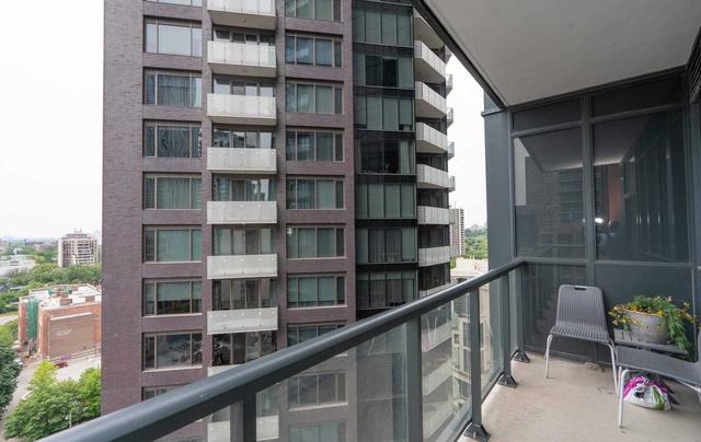 1408 - 32 Davenport Rd, Condo with 2 bedrooms, 2 bathrooms and 1 parking in Toronto ON | Image 13