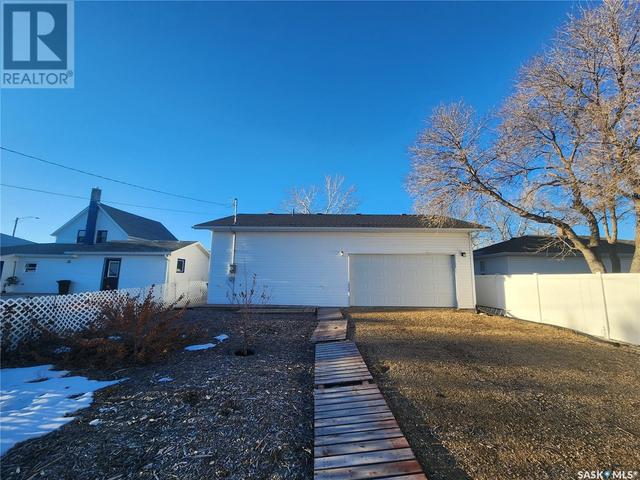 214 Main Street, House detached with 0 bedrooms, 1 bathrooms and null parking in Rouleau SK | Image 2