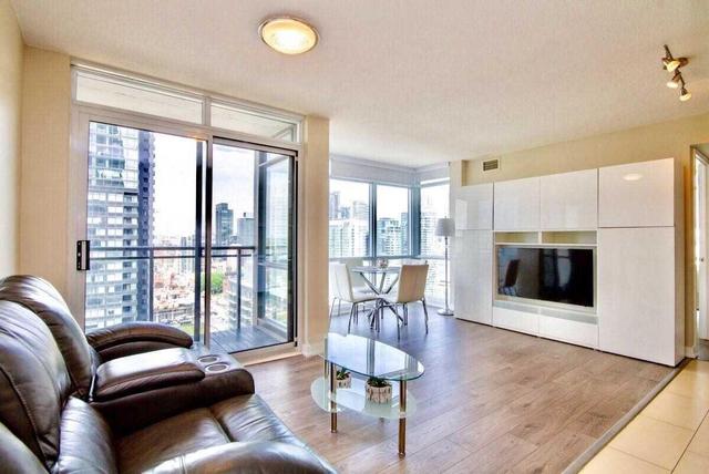 2906 - 15 Fort York Blvd, Condo with 2 bedrooms, 2 bathrooms and 1 parking in Toronto ON | Image 2