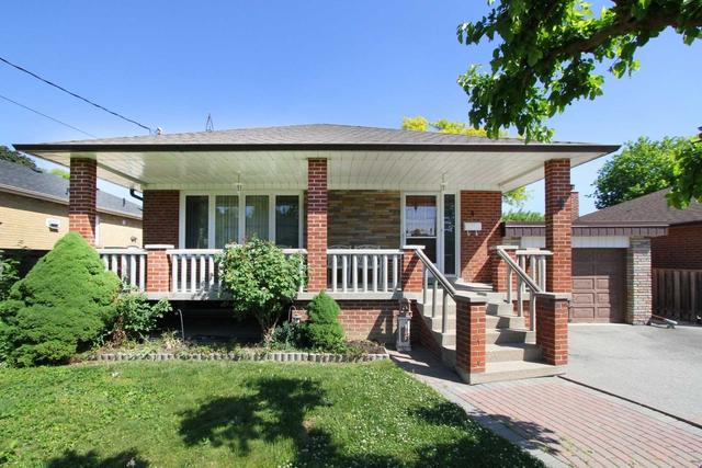 4 Alladin Ave, House detached with 3 bedrooms, 2 bathrooms and 5 parking in Toronto ON | Image 23