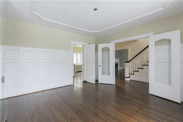 62 Elderwood Dr, House detached with 5 bedrooms, 6 bathrooms and 6 parking in Toronto ON | Image 3