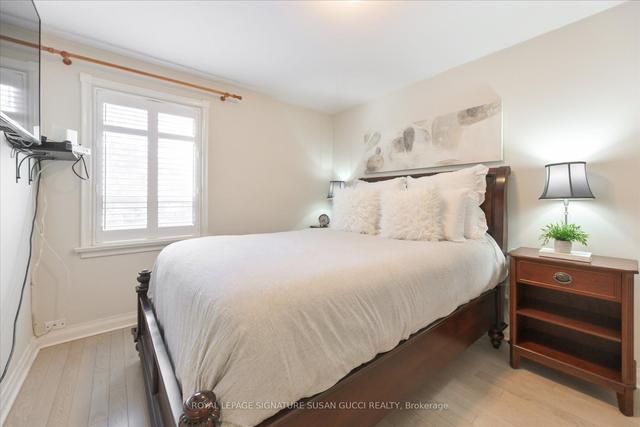 260 Westview Blvd, House detached with 2 bedrooms, 2 bathrooms and 5 parking in Toronto ON | Image 3