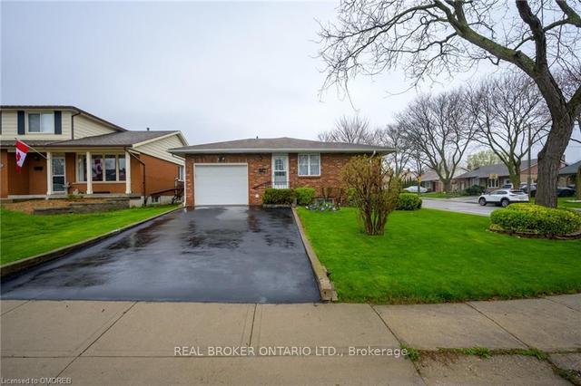 161 Guildwood Dr, House detached with 2 bedrooms, 3 bathrooms and 5 parking in Hamilton ON | Image 21