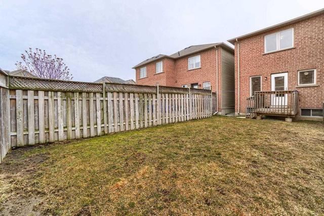 85 Crystal Glen Cres, House attached with 3 bedrooms, 3 bathrooms and 3 parking in Brampton ON | Image 17