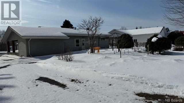 2247 Rue Centrale, House detached with 4 bedrooms, 2 bathrooms and null parking in Haut Madawaska NB | Image 27