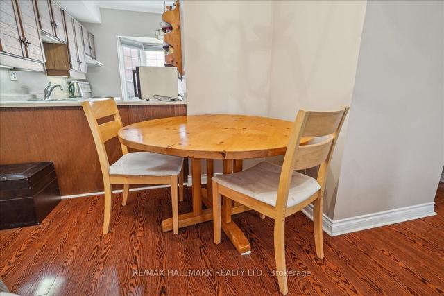 11 - 110 Mary St W, Townhouse with 3 bedrooms, 3 bathrooms and 1 parking in Whitby ON | Image 2