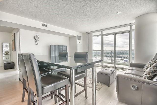 1002 - 29 Singer Crt, Condo with 2 bedrooms, 2 bathrooms and 1 parking in Toronto ON | Image 8