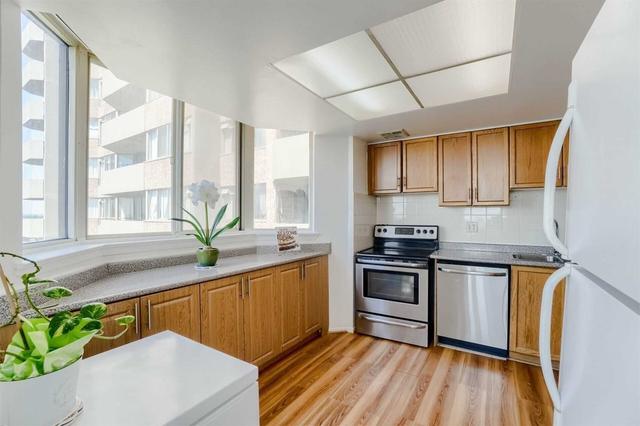 1401 - 30 Thunder Grve, Condo with 2 bedrooms, 2 bathrooms and 1 parking in Toronto ON | Image 5
