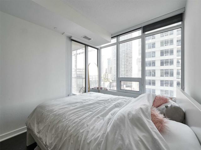 1210 - 19 Bathurst St, Condo with 1 bedrooms, 1 bathrooms and 0 parking in Toronto ON | Image 10