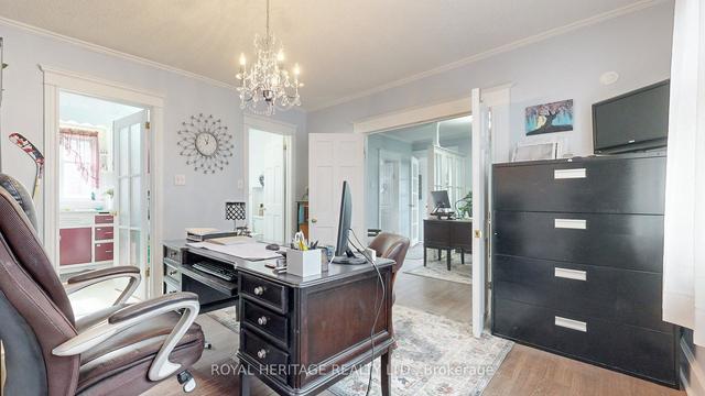 43 Gladstone Ave, House detached with 2 bedrooms, 1 bathrooms and 4 parking in Oshawa ON | Image 33