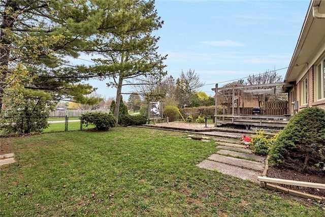 5 Moccasin Tr, House detached with 3 bedrooms, 2 bathrooms and 3 parking in Toronto ON | Image 11