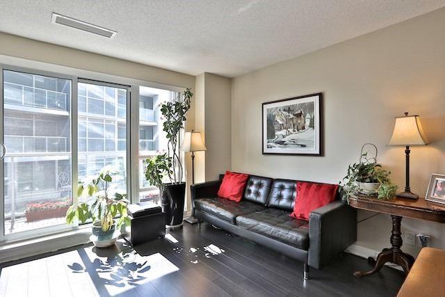 212 - 2015 Sheppard Ave E, Condo with 2 bedrooms, 1 bathrooms and 1 parking in Toronto ON | Image 3