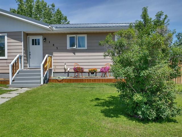 102 Langdon Avenue, House detached with 3 bedrooms, 1 bathrooms and 4 parking in Wheatland County AB | Image 5