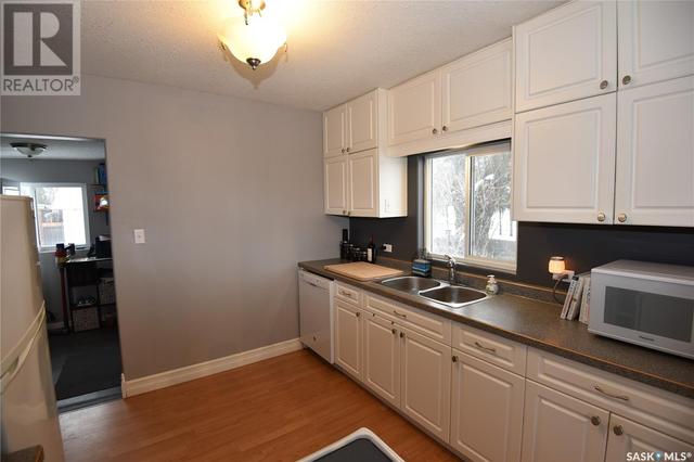 622 6th Avenue W, House detached with 2 bedrooms, 2 bathrooms and null parking in Nipawin SK | Image 6