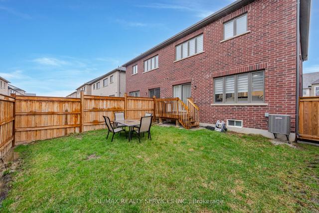 124 Dolobram Tr, House semidetached with 4 bedrooms, 4 bathrooms and 3 parking in Brampton ON | Image 33