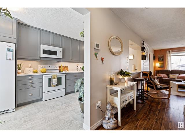 100 Great Oa, House attached with 3 bedrooms, 1 bathrooms and 1 parking in Edmonton AB | Card Image